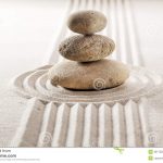 equilibrio-di-zen-per-concentrazione-e-benessere-36175260-foto-grande